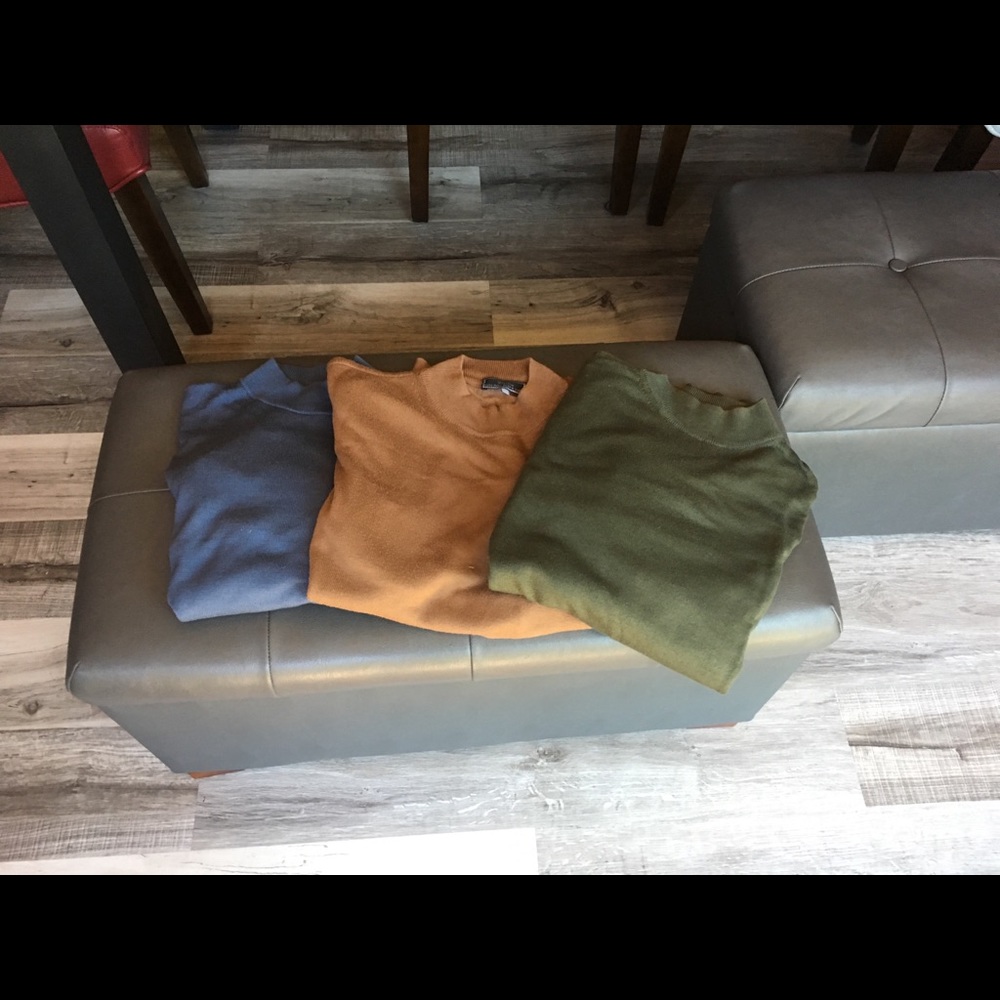 Men’s size M cotton crew neck shirts